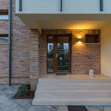 Hidfo Apartman-Nyugalom Szigetei Дьюла Екстер'єр фото