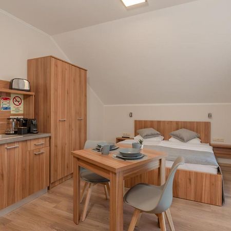 Hidfo Apartman-Nyugalom Szigetei Дьюла Екстер'єр фото