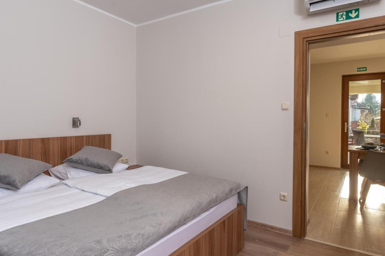 Hidfo Apartman-Nyugalom Szigetei Дьюла Екстер'єр фото