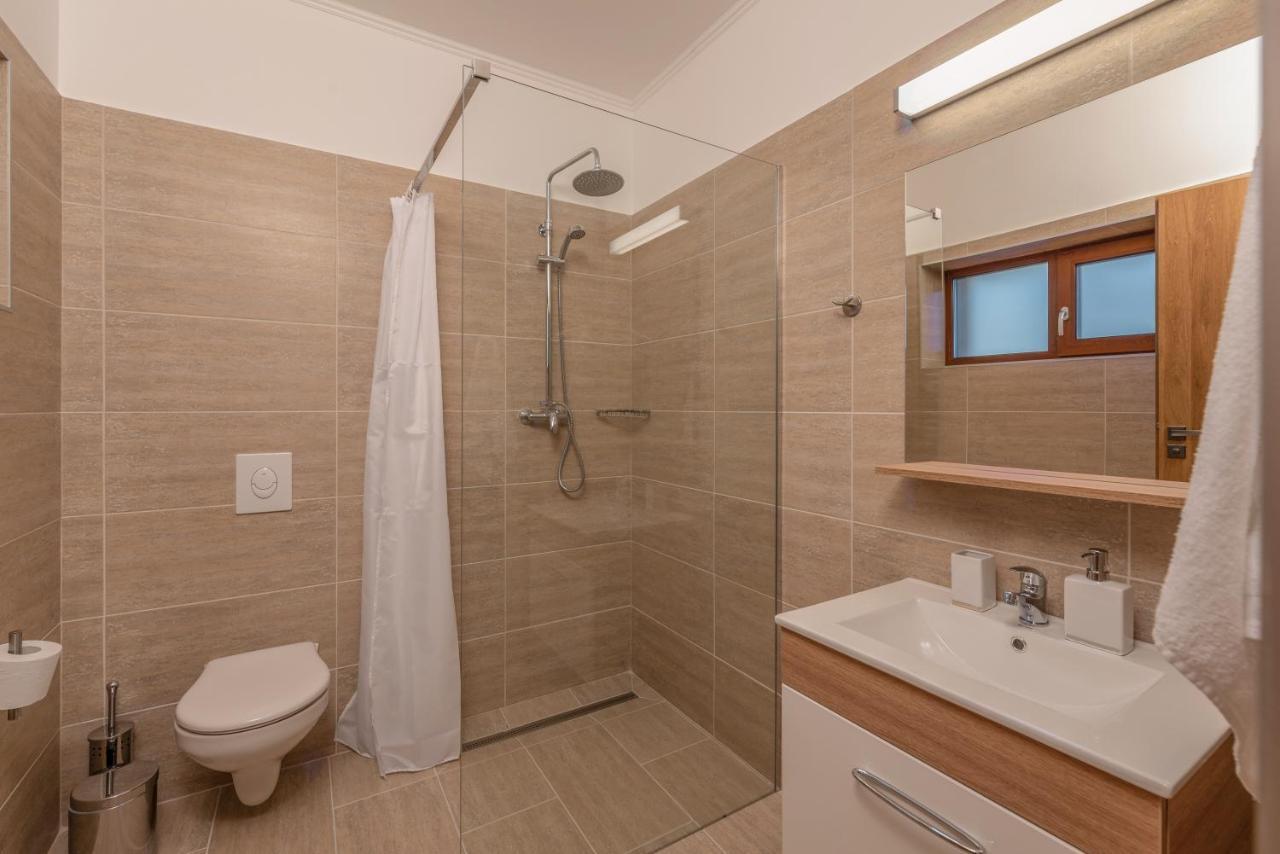 Hidfo Apartman-Nyugalom Szigetei Дьюла Екстер'єр фото