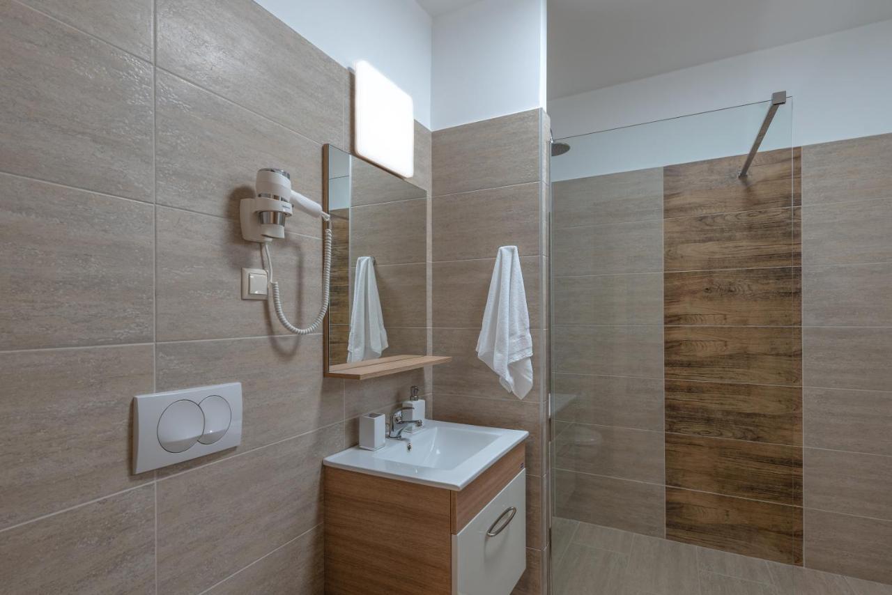 Hidfo Apartman-Nyugalom Szigetei Дьюла Екстер'єр фото