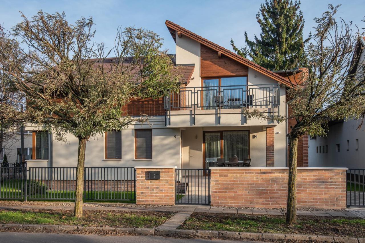 Hidfo Apartman-Nyugalom Szigetei Дьюла Екстер'єр фото